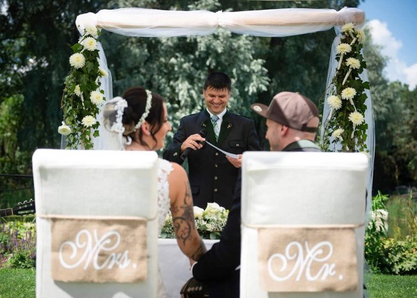 Elegante Gartenhochzeit