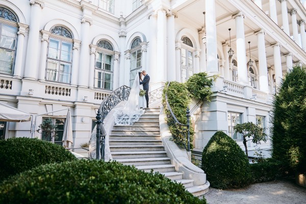 Stadthochzeit im prunkvollen Rahmen